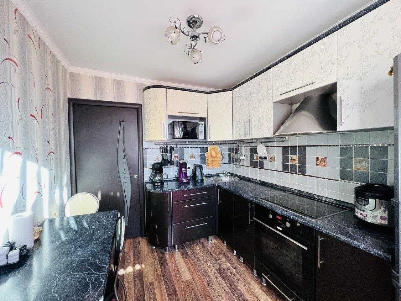 Продам 3х кварт у/пл в 8мкр 1 кольцо р-н Шашлычный двор