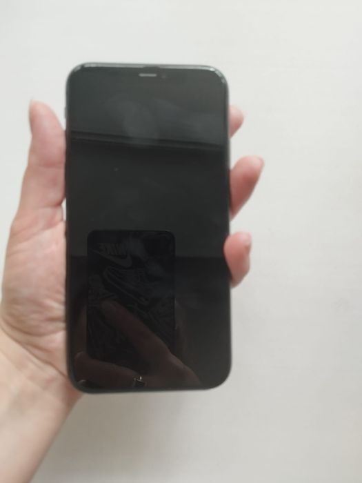 iPhone 11 в отличном состоянии