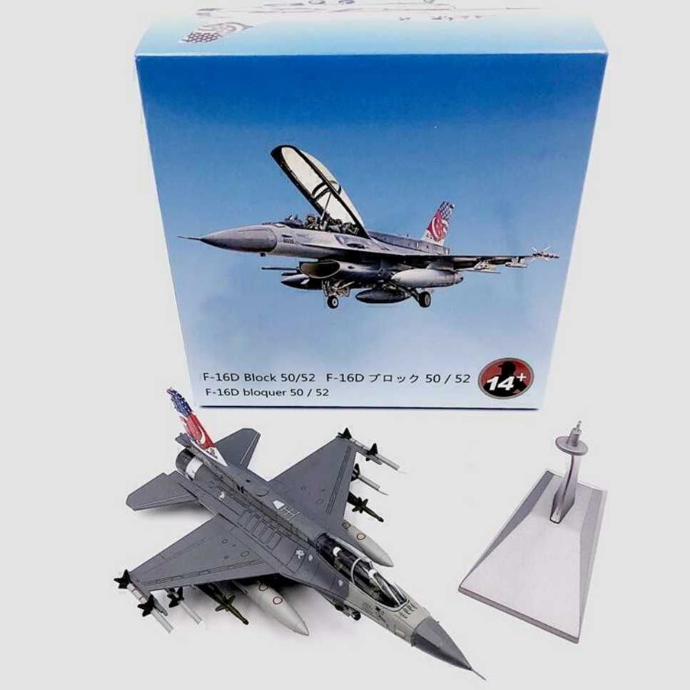 Macheta avion metalica Lockheed Martin F-16D Block 52+ scara 1:72 21cm