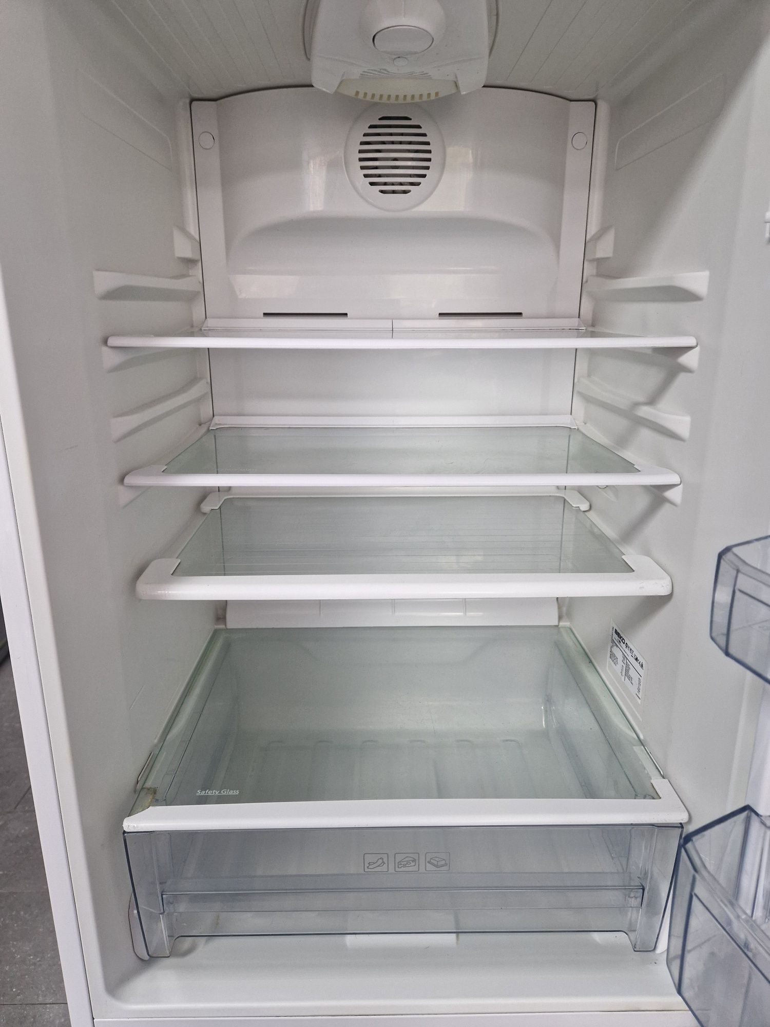 Хладилник с фризер  Beko A++ No Frost