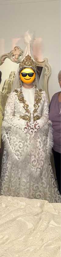 Платье на узату, национальное казахское.