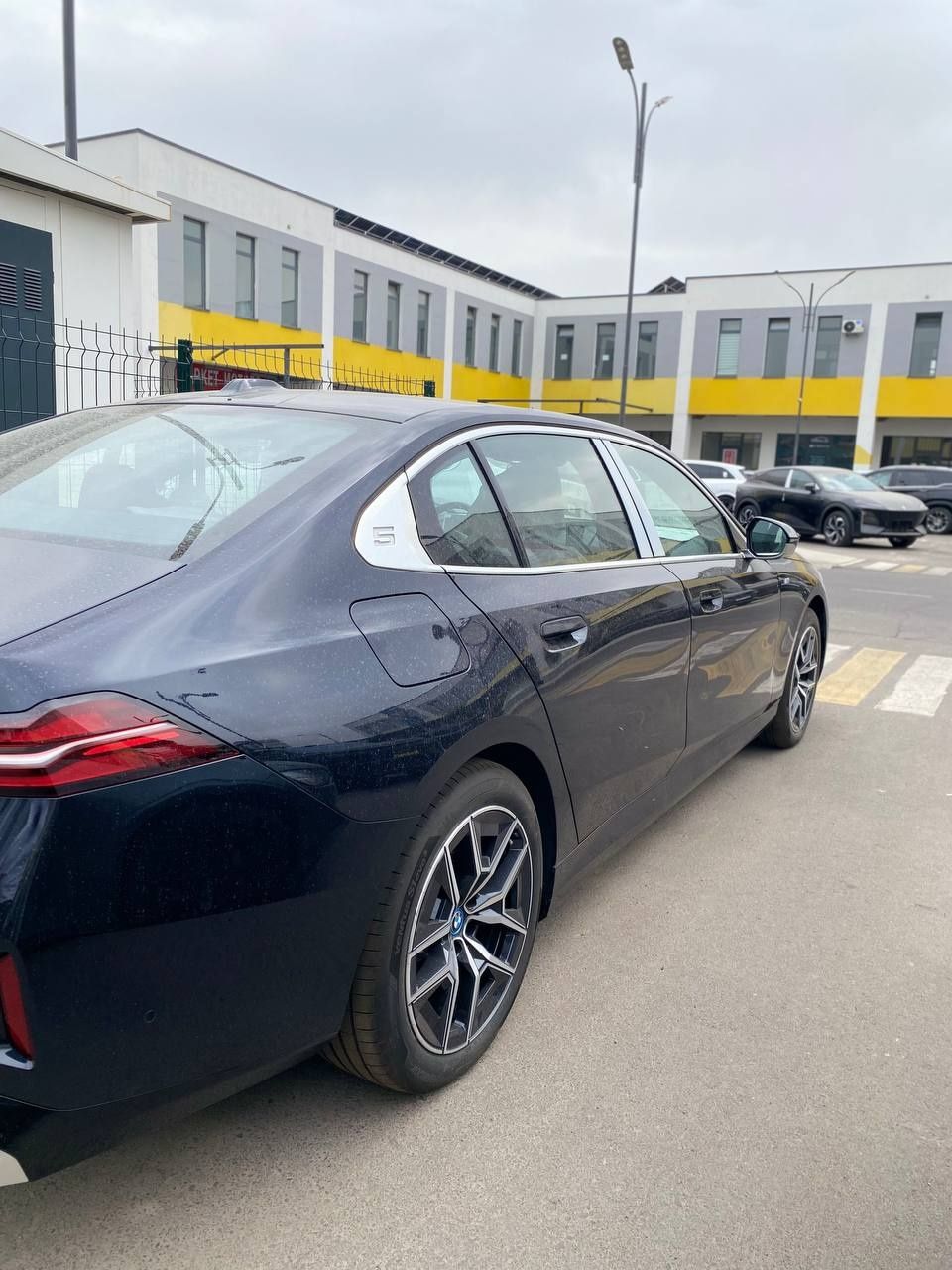 BMW i5 35 L 2025 eDrive