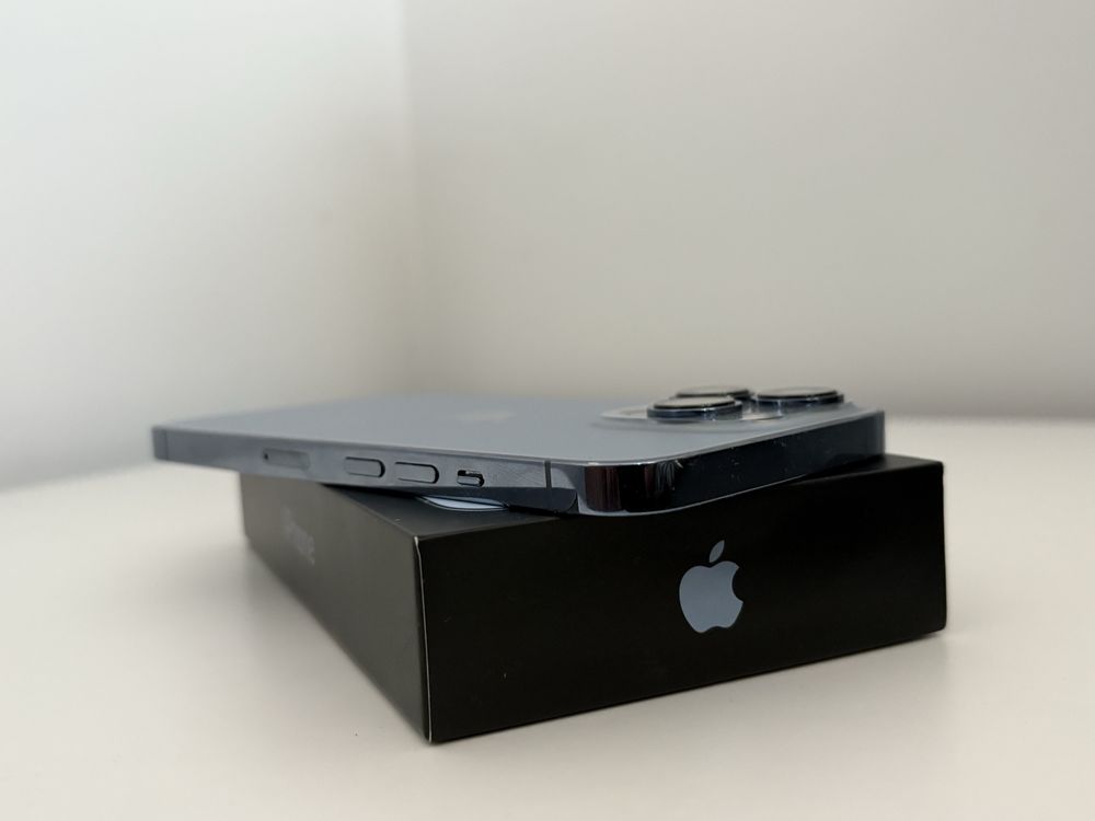 IPhone 13 pro Sierra Blue