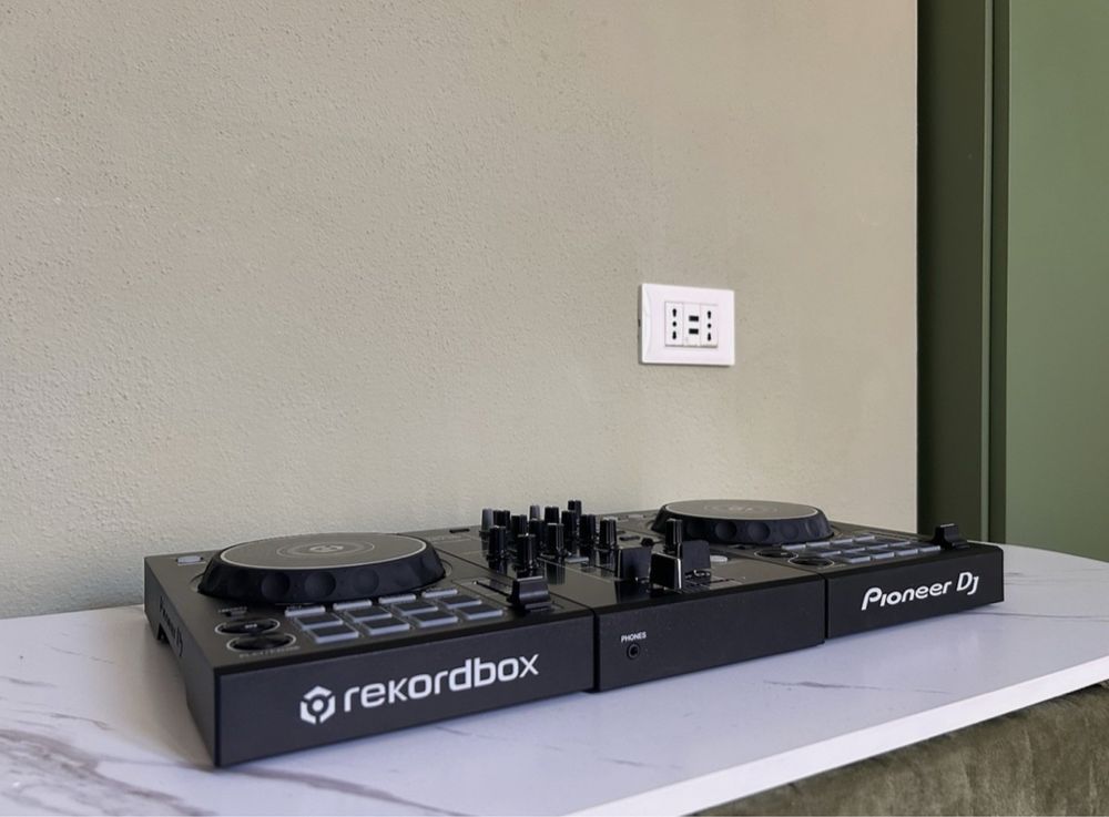 Pioneer DJ DDJ 400 дж пулт конзола миксер контролер RekordBox