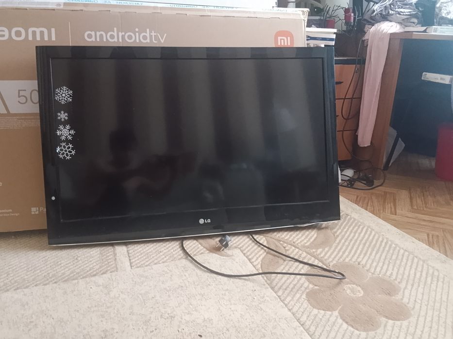 Телевизор LG в хорошем состоянии
