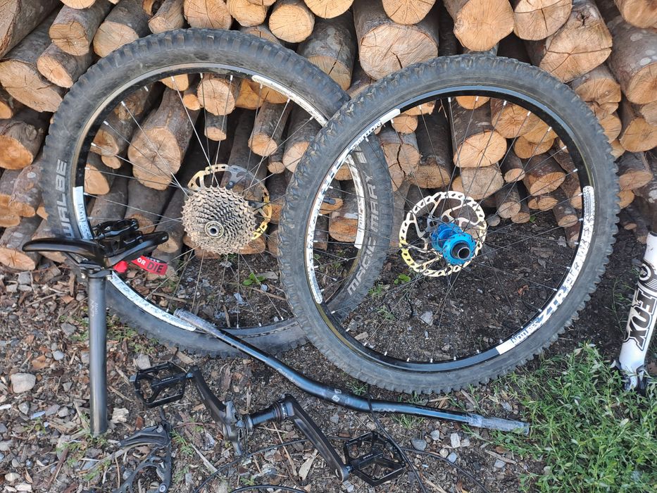 Vând piese de biciclete eduro 26"