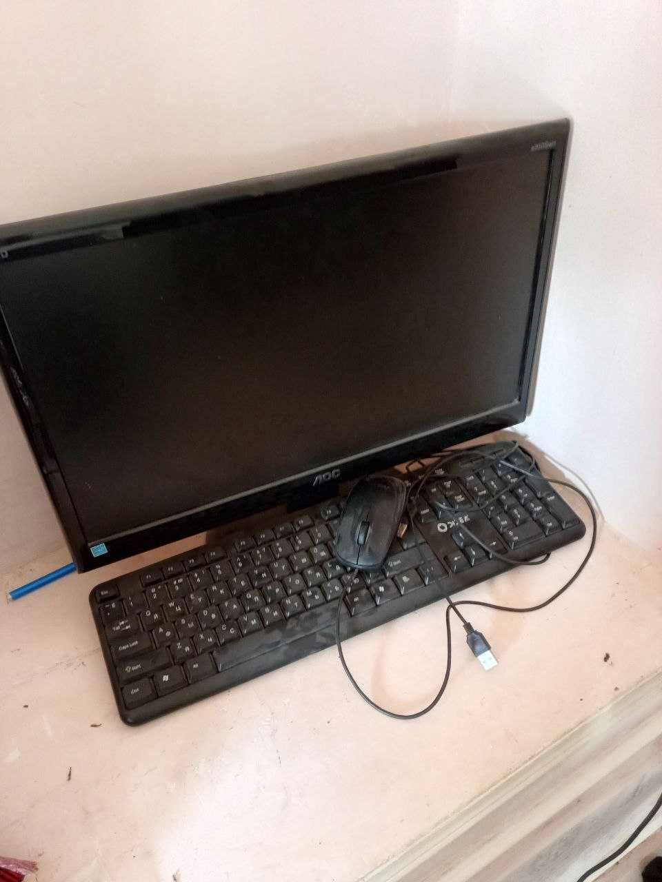Kompyuter Sotiladi Nootbook