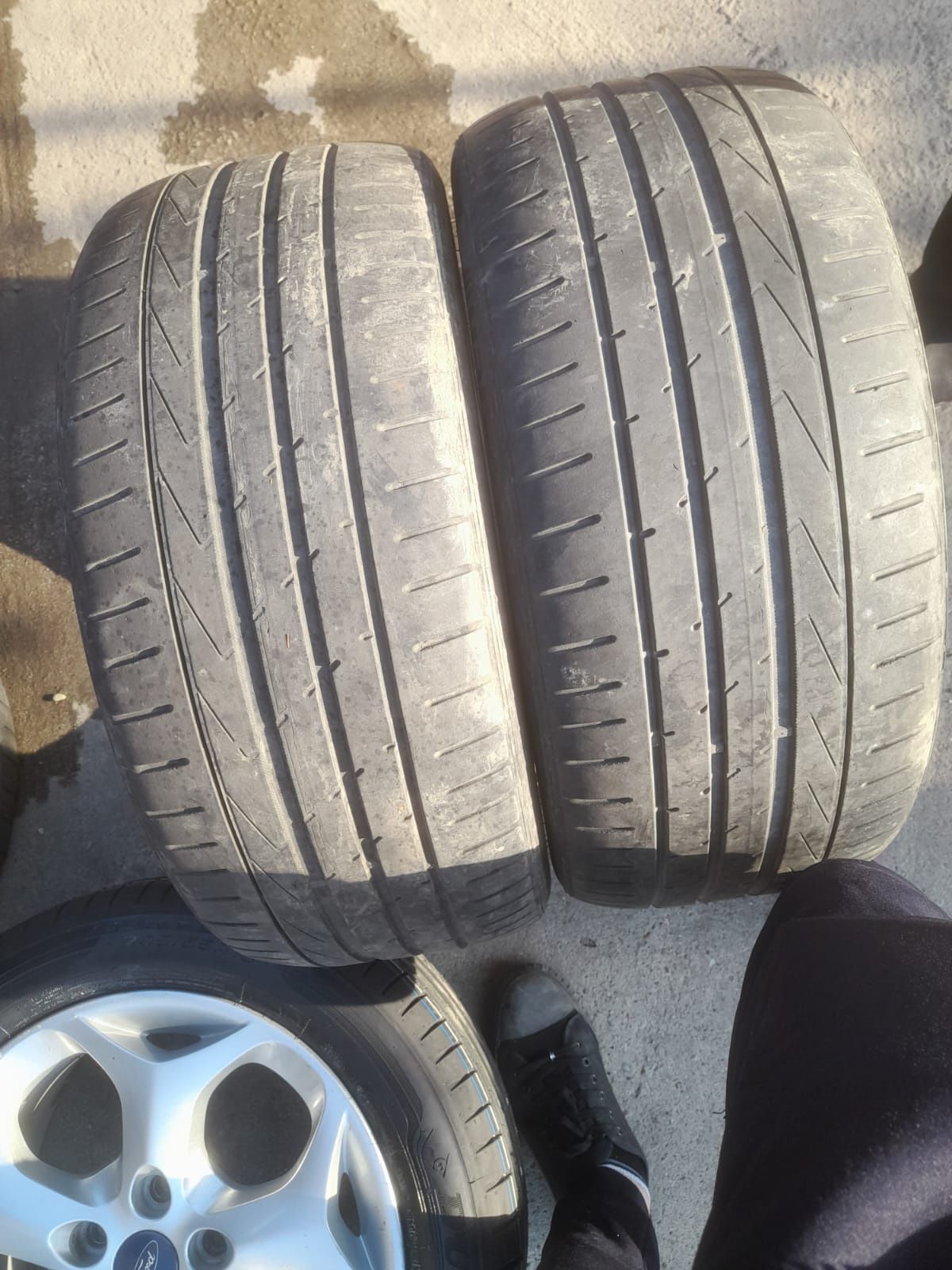 Vand 2 sau 4 anvelope 225 45 17 2 brogestone 2 hankook