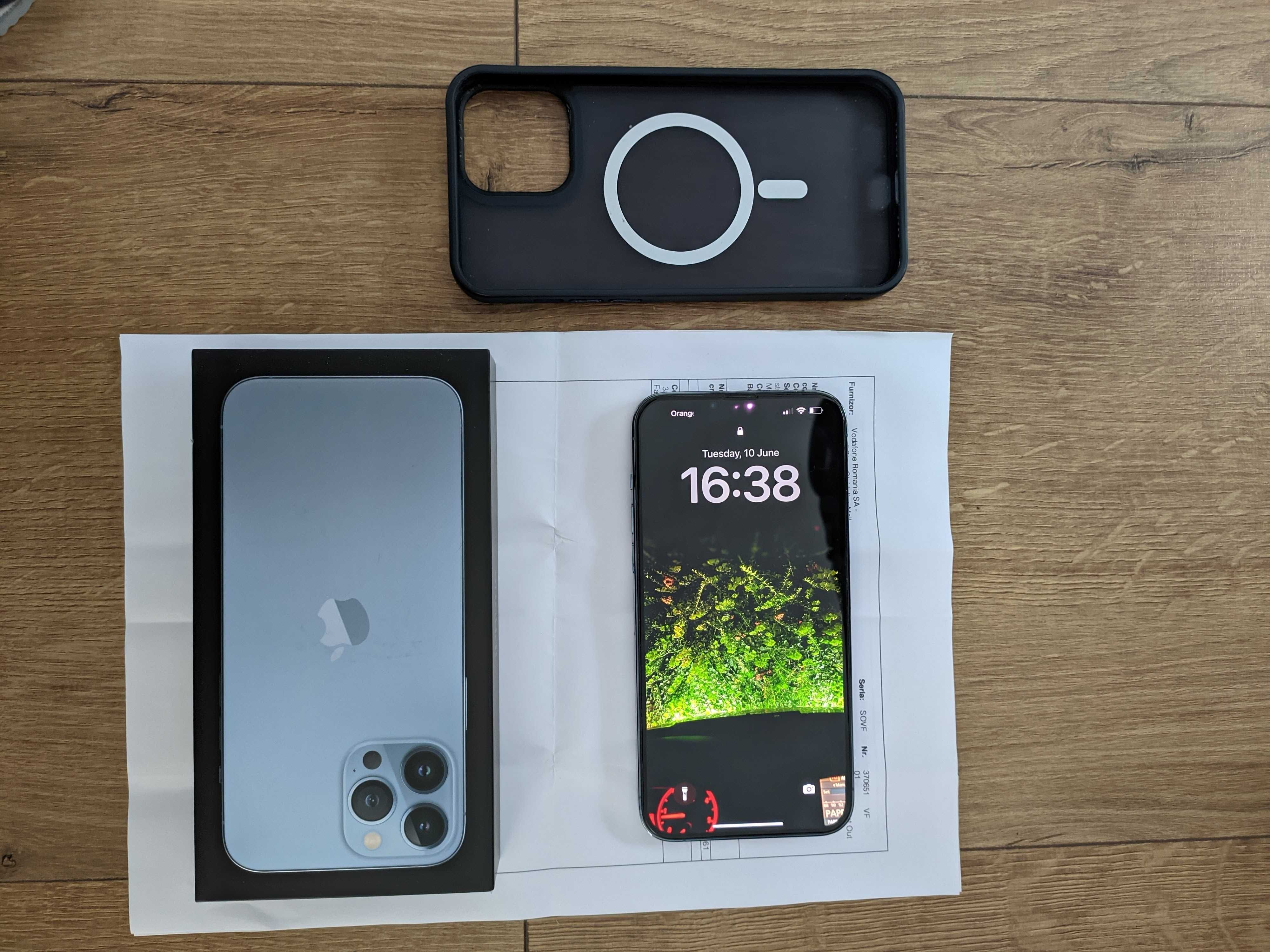 iPhone 13 Pro Max, 256GB, Sierra Blue.