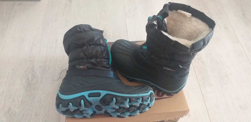 Оригинални маратонки Найк естествена кожа размер 25 за момченце  -40лв