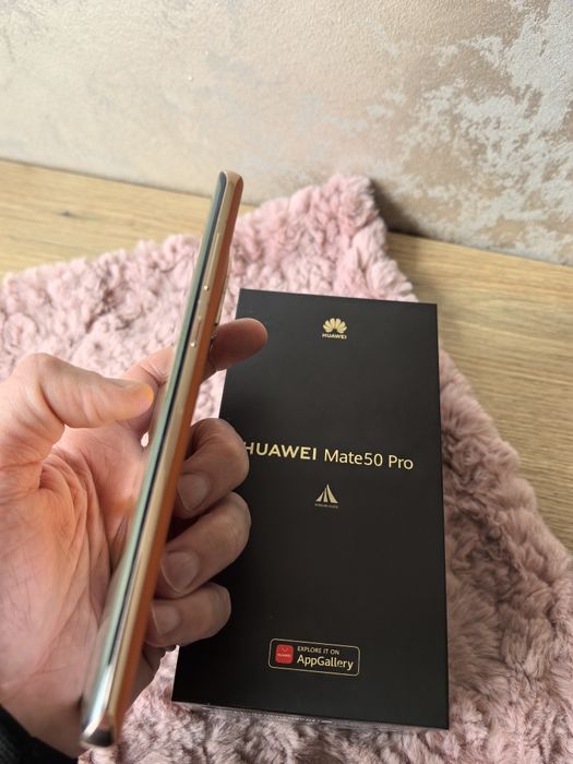 Безупречен Huawei mate 50 pro без драскотина!