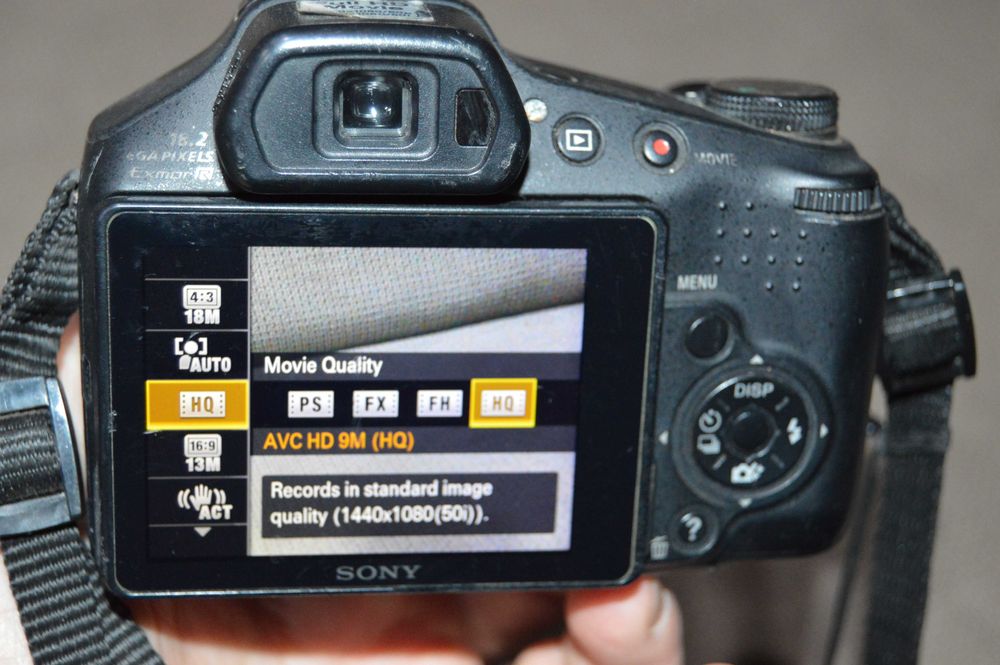 Sony Cyber-shot DSC-HX200V 18.2mp 30x optical zoom