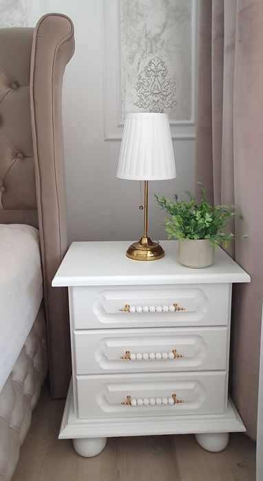 mobilier alb in set,noptiere,comode vintage,lemn masiv