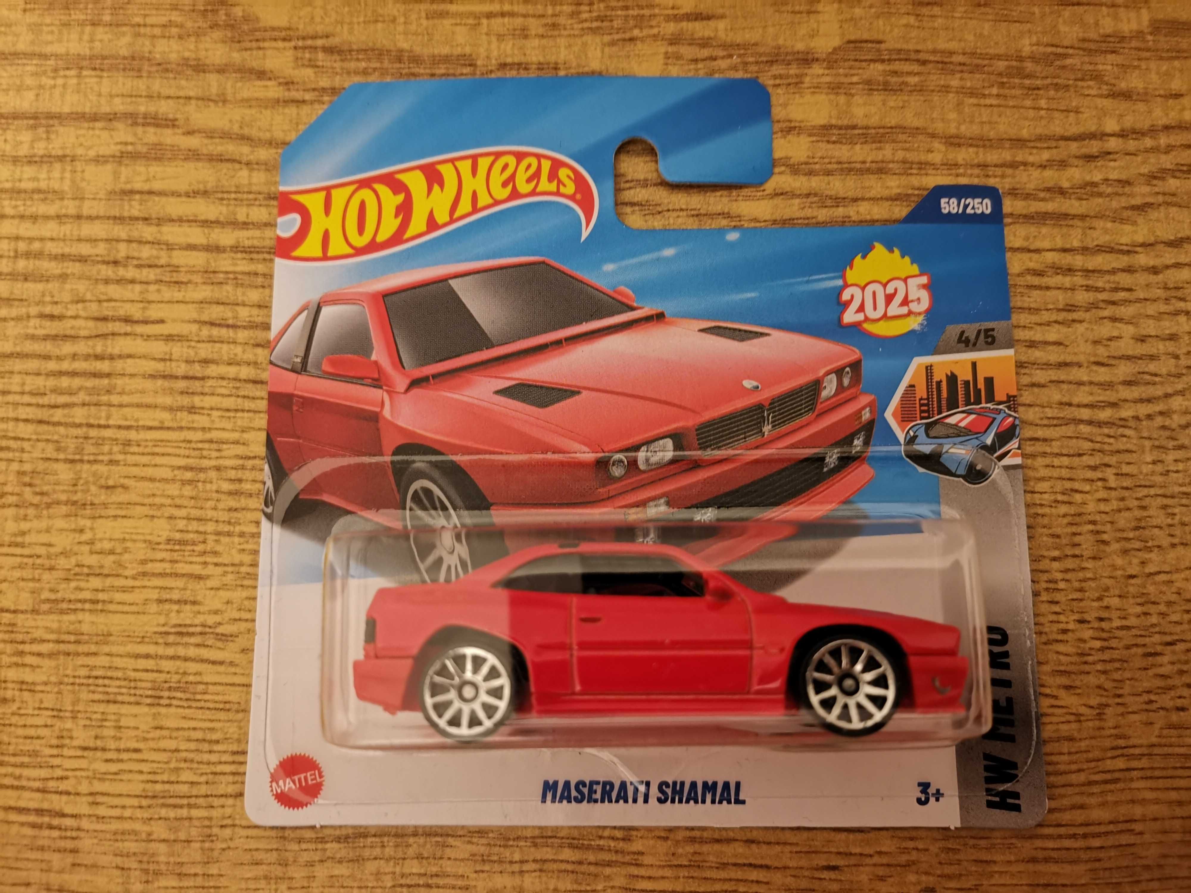 Продавам различни колички за игра или колекция