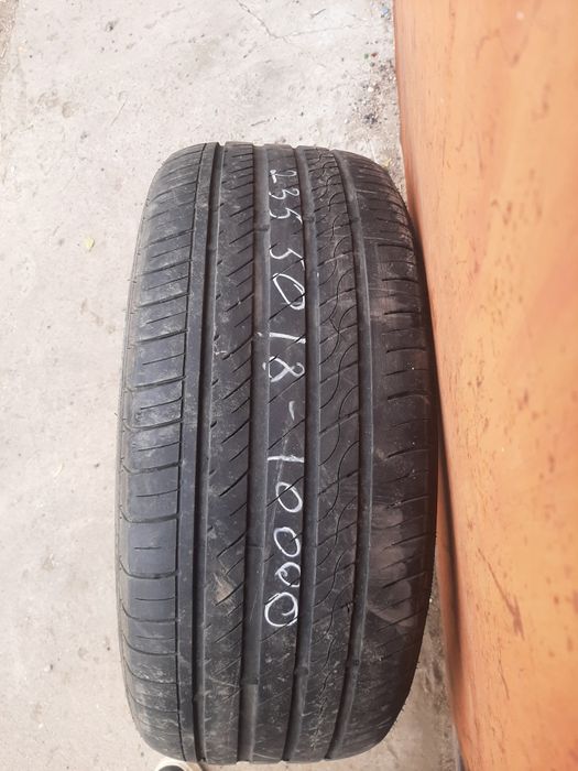 Продам шину 235 /50 /18