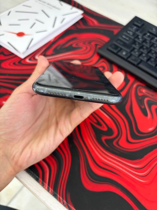 Ideal iPhone 11  128 gb