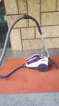 Прахосмукачка Hoover 2000W с контейнер