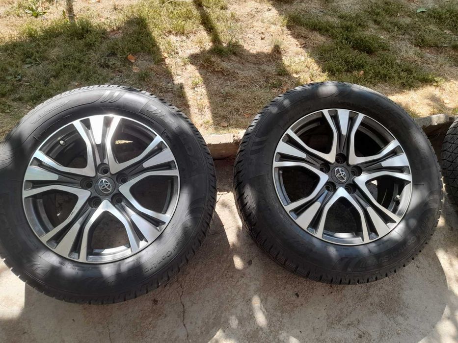 Оригинални джанти 5х114.3х17 с гуми 225/65/17 за Toyota Rav4