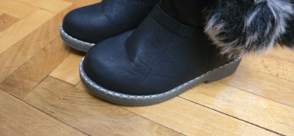 Cizmulite noi fetite