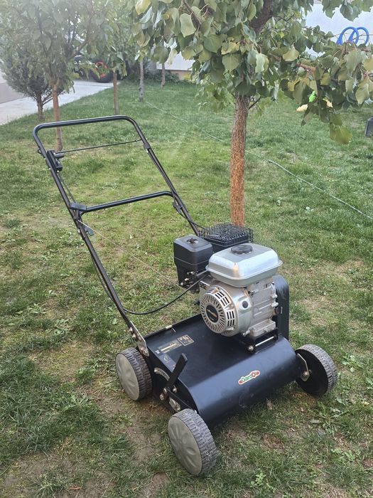 Vând scarificator/aerator gazon  pe benzină Gardol,reglaj inaltime