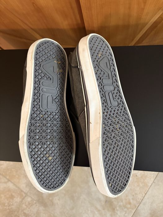 Сиви обувки Fila