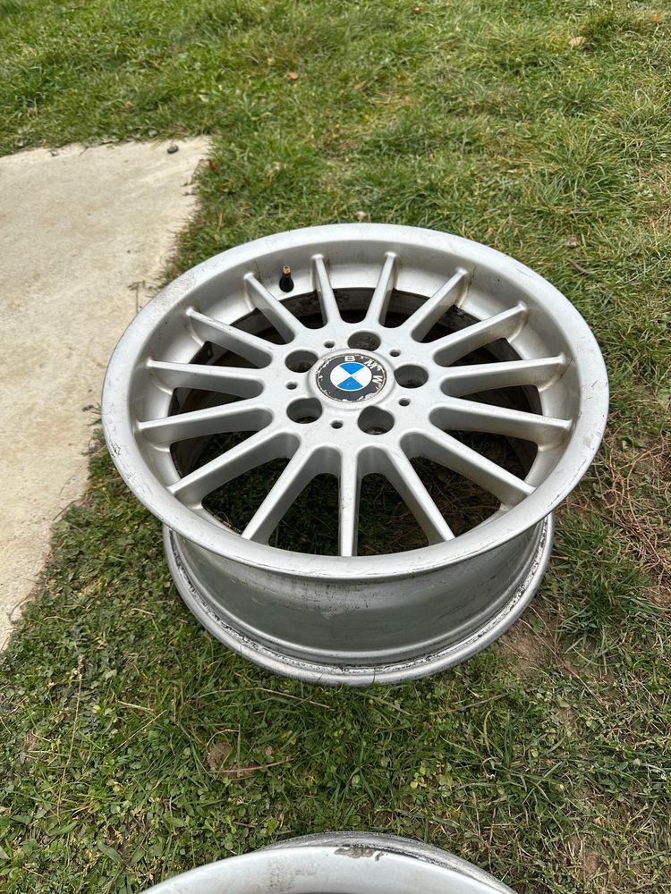 Vând jante orgininale BMW Style 32 R17 J8 ET 32