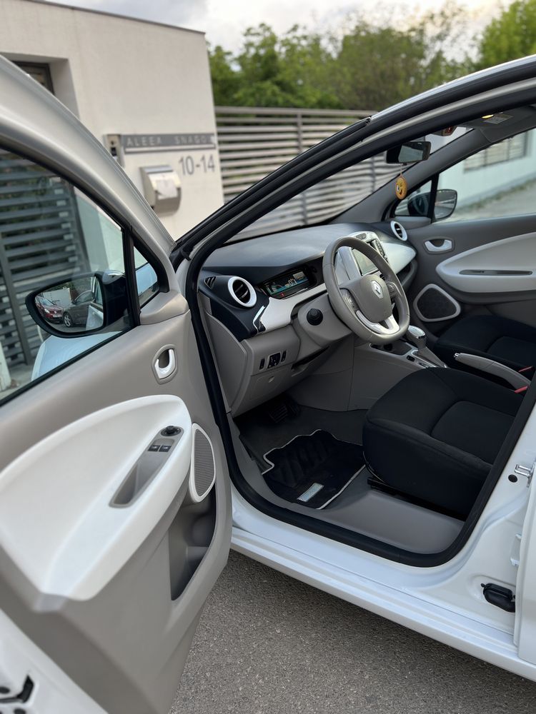 RENAULT.  ZOE  ELECTRIC 2016 KM 83000 stare impecabil