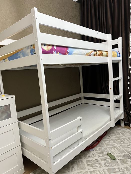 Продам двухъярусную кровать