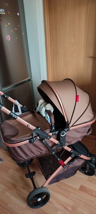 Vând Cărucior puțin folosit Sport+Landou 2în 1