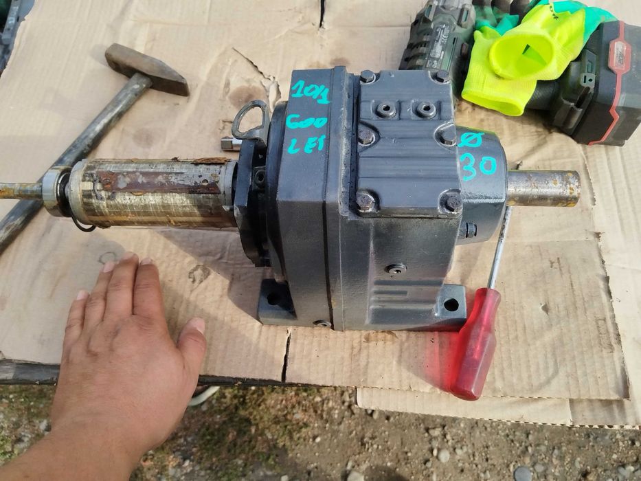 Multiplicator de turație cu 1 / 1 0 raport