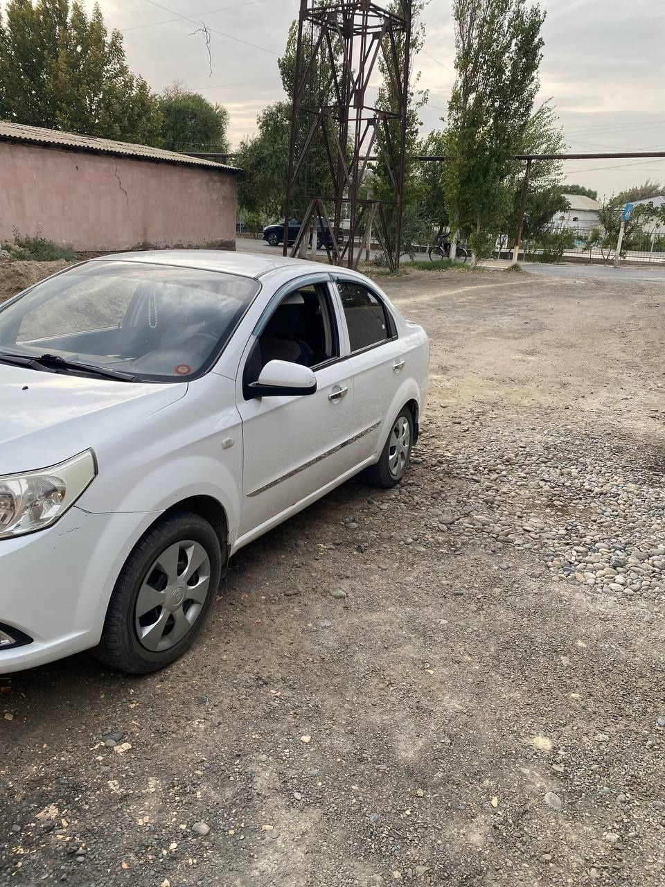 Nexia 3 sotiladi holati yaxshi 1 pozitsiya