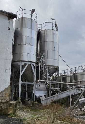 Съд от неръждаема стомана 38 кубика /за вино, вода, течна тор и др./