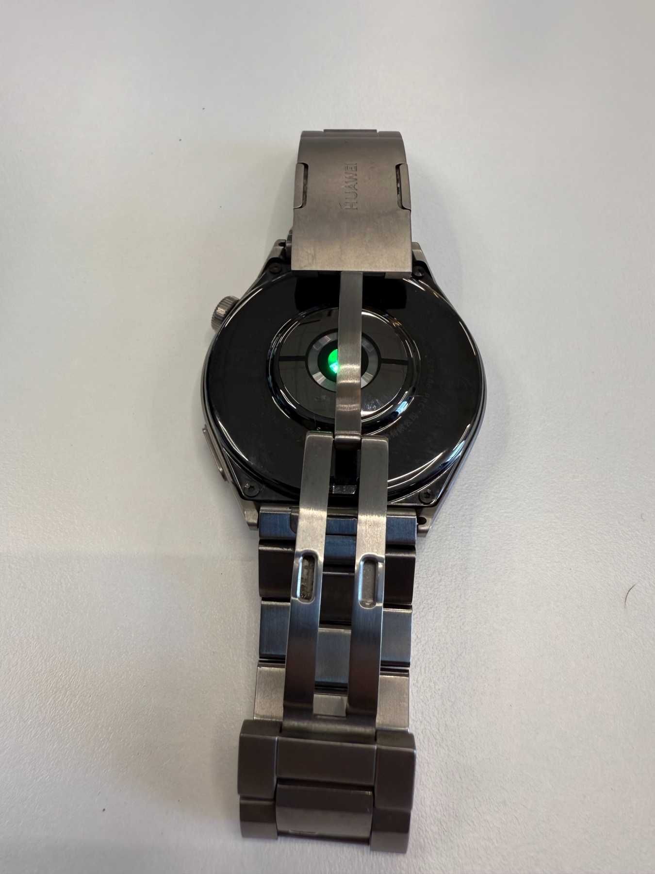 Huawei Watch GT 3 Pro 46mm с титаниев страп