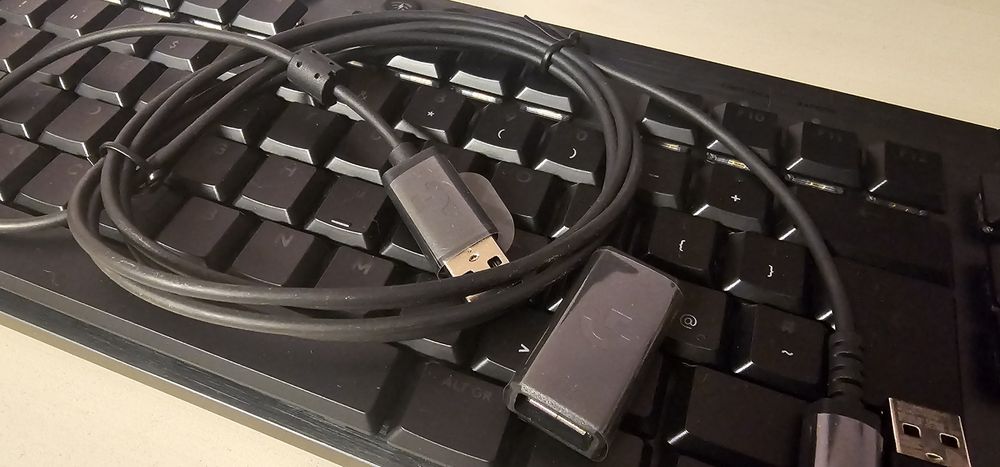 Logitech g915. Безжична механична RGB Gaming клавиатура