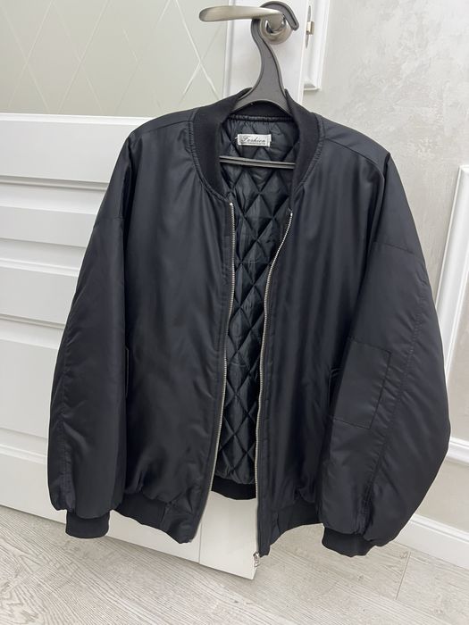 Продаю куртку в отличном состояний