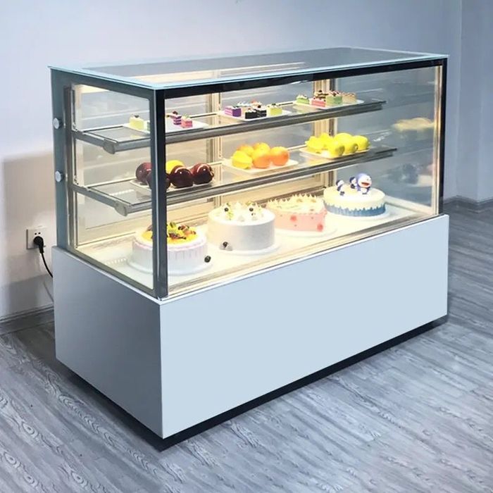 Vitrina frigorifica orizontala pentru prajituri