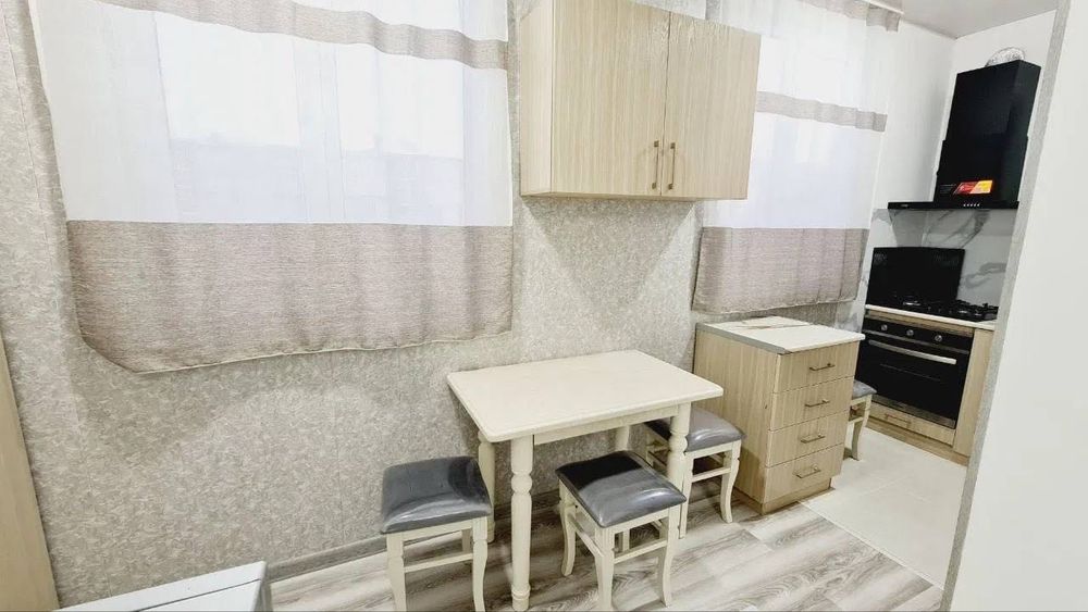 Квартира 3/3/4 
Массив куйлюк2/возле садика