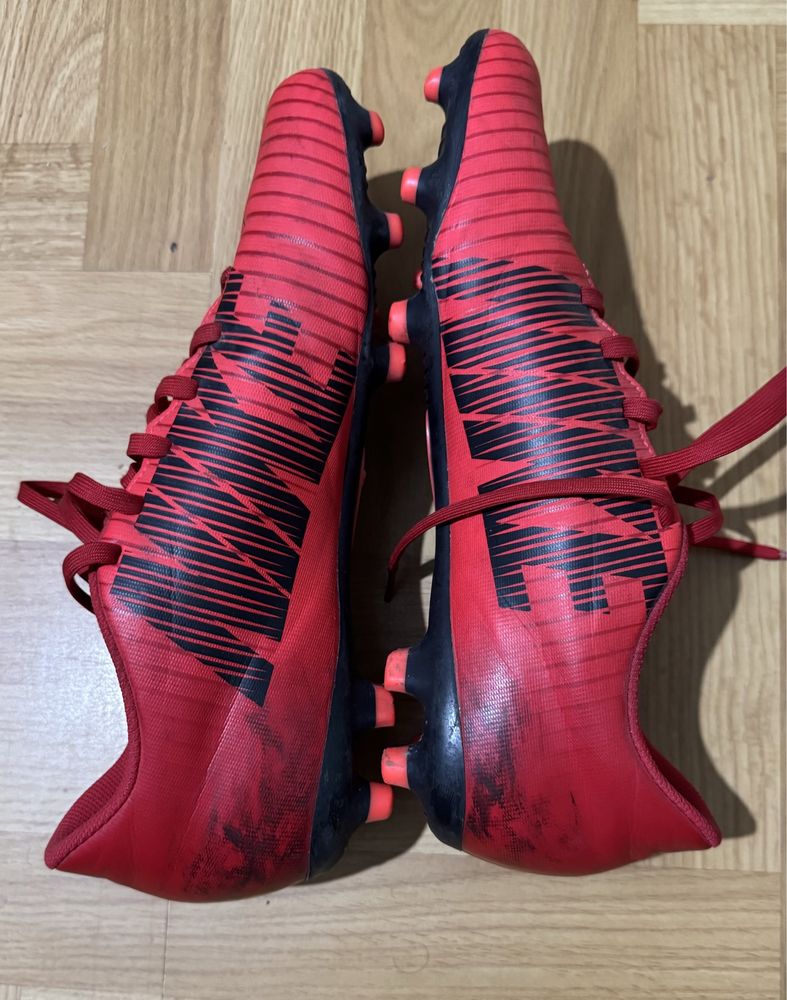 Бутонки Nike