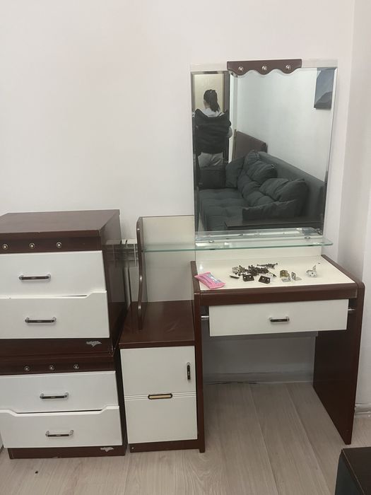 Кровать и комоды