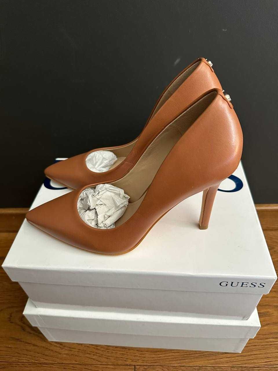 GUESS, нови, официални, дамски обувки от естествена кожа.