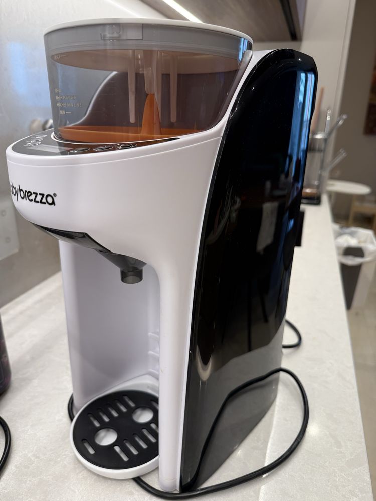 Baby Brezza машина за адаптирано мляко