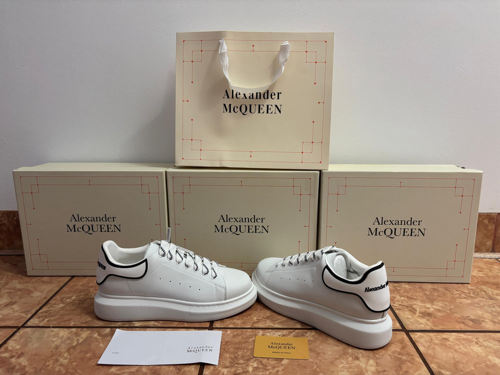 Alexander McQueen Epoxy (Black Lines)