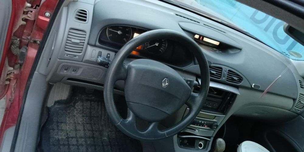 Vand Renault Laguna 2 hatchback motor 1.8 benzina