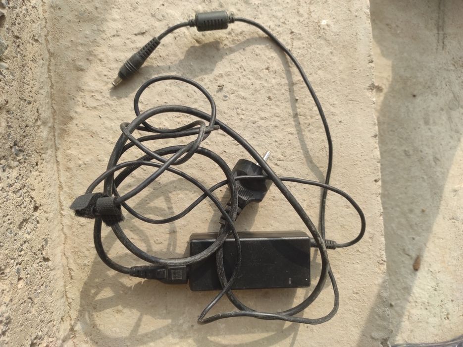 зарядный устройство на ноутбук