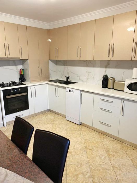 Închiriez casa in regim hotelier.