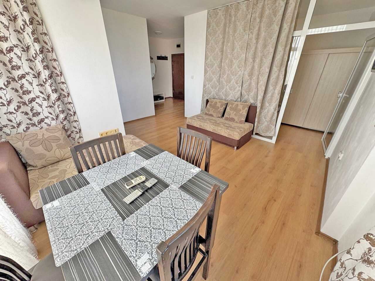 Продава се Двустаен апартамент в к.к. Слънчев бряг - 65 кв.м за 1046 €/кв.м - Снимка #3