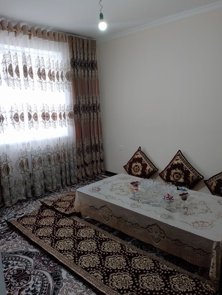 2020 yilda qurilgan  dom sotiladi mebel  gilamlari qoladi