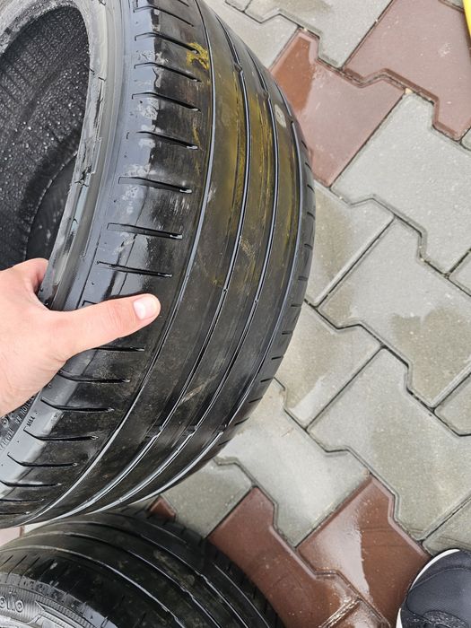 Vând 2 cauciucuri 235 35 19 vara