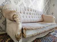 Декоративный диван