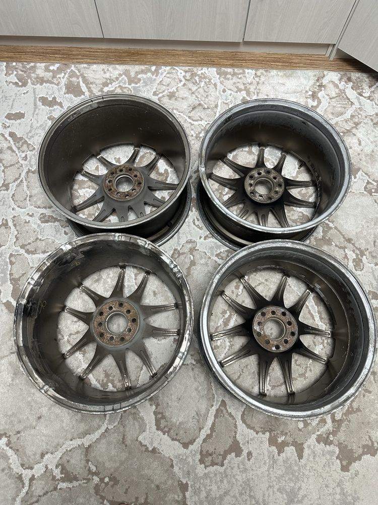 Продам диски R18 разноширокие